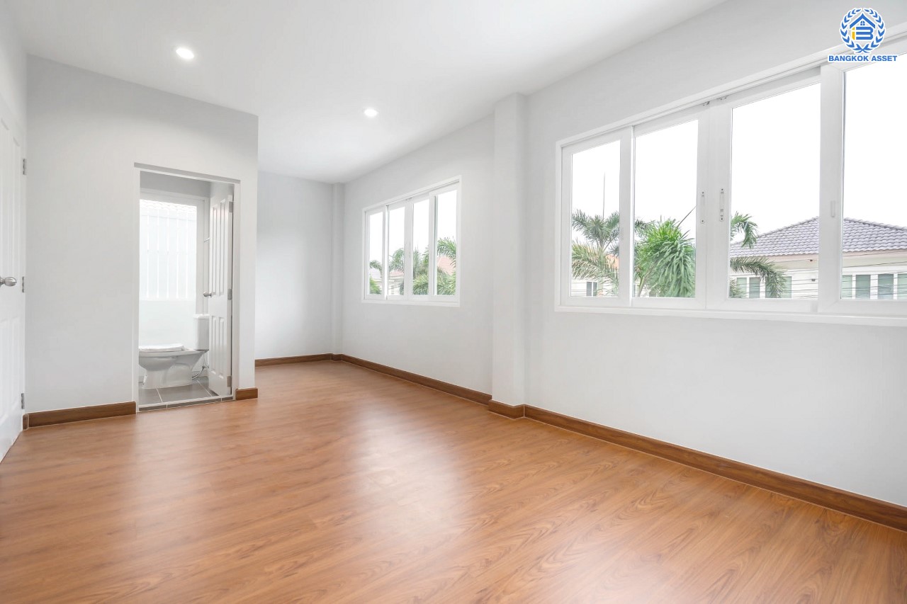 บ้านมือสองตกแต่งใหม่ คุณภาพแบรนด์ Q.House ม.คาซ่าวิลล์ ราชพฤกษ์-แจ้งวัฒนะ เนื้อที่ 50.6 ตร.ว. ฟังก์ชัน 3 ห้องนอน 2 ห้องน้ำ จอดรถได้ 2 คัน ทำเลศักยภาพ ติดถนนราชพฤกษ์ ใกล้ทางด่วน และเซ็นทรัลแจ้งวัฒนะ